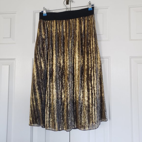 LuLaRoe Shimmery Gold Skirt - Size S - Metallic with Stretch - Picture 8 of 9